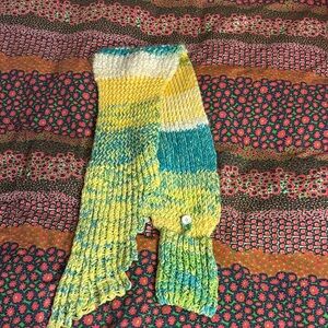 Multicolor Knit Scarf with Button
